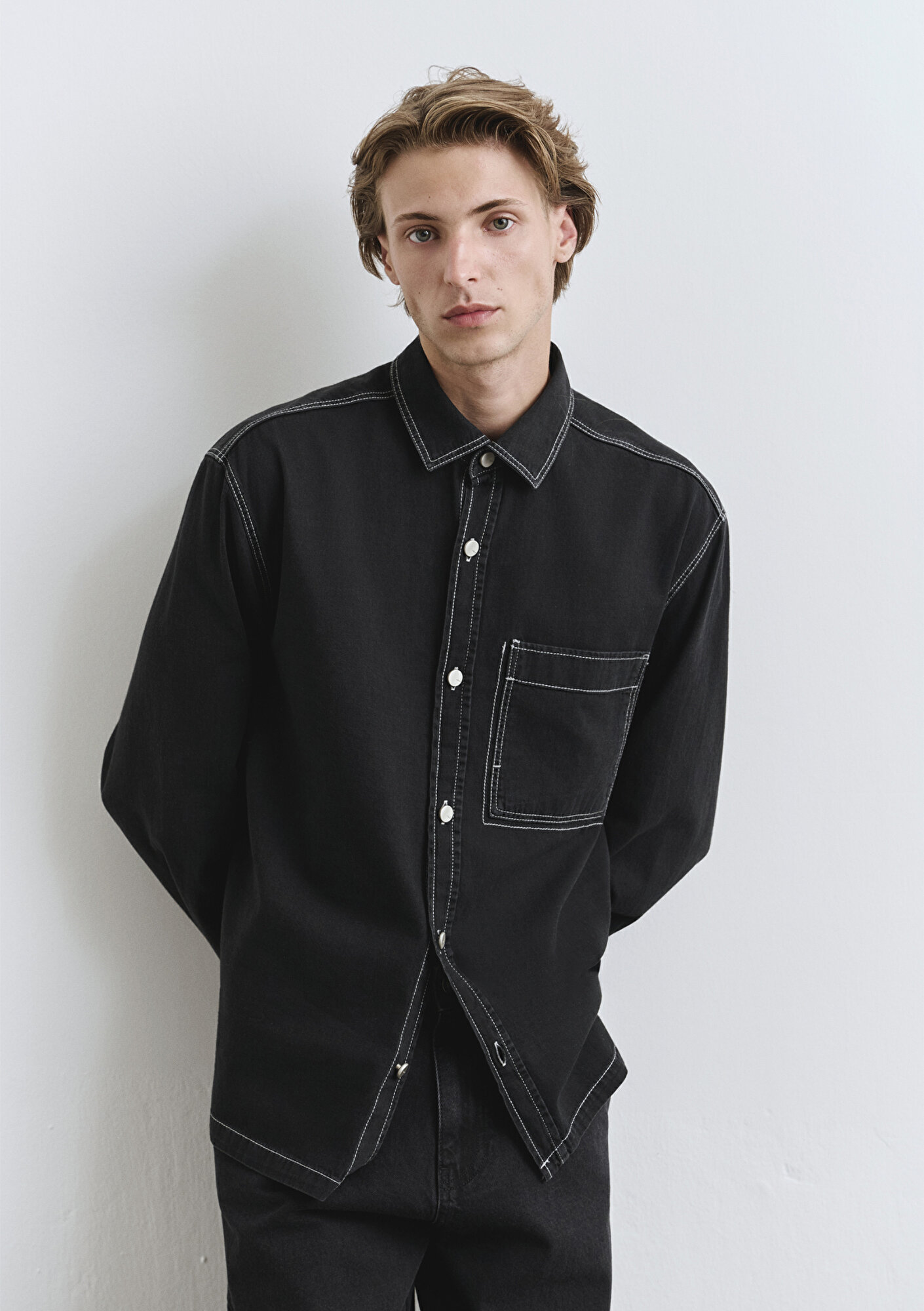  Mavi Dikiş Detaylı Siyah Gömlek Loose Fit / Bol Rahat Kesim 0211688-90850