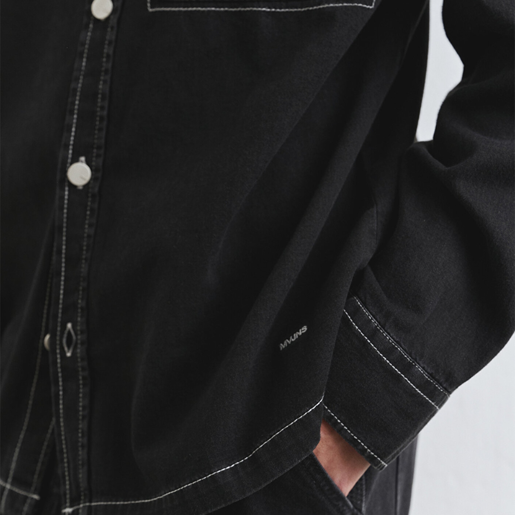 Mavi Dikiş Detaylı Siyah Gömlek Loose Fit / Bol Rahat Kesim 0211688-90850