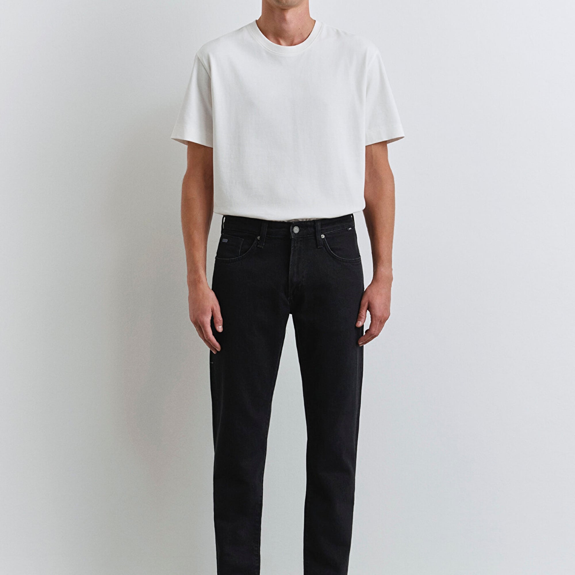 Mavi Milan Classic Denim Yıkamalı Siyah Jean Pantolon 0081090642