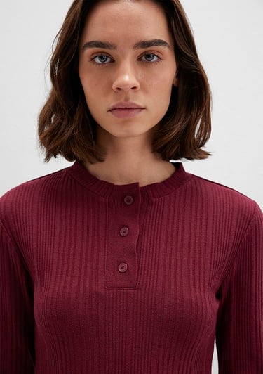  Mavi Düğme Detaylı Bordo Tişört Fitted / Vücuda Oturan Kesim 1613374-70427