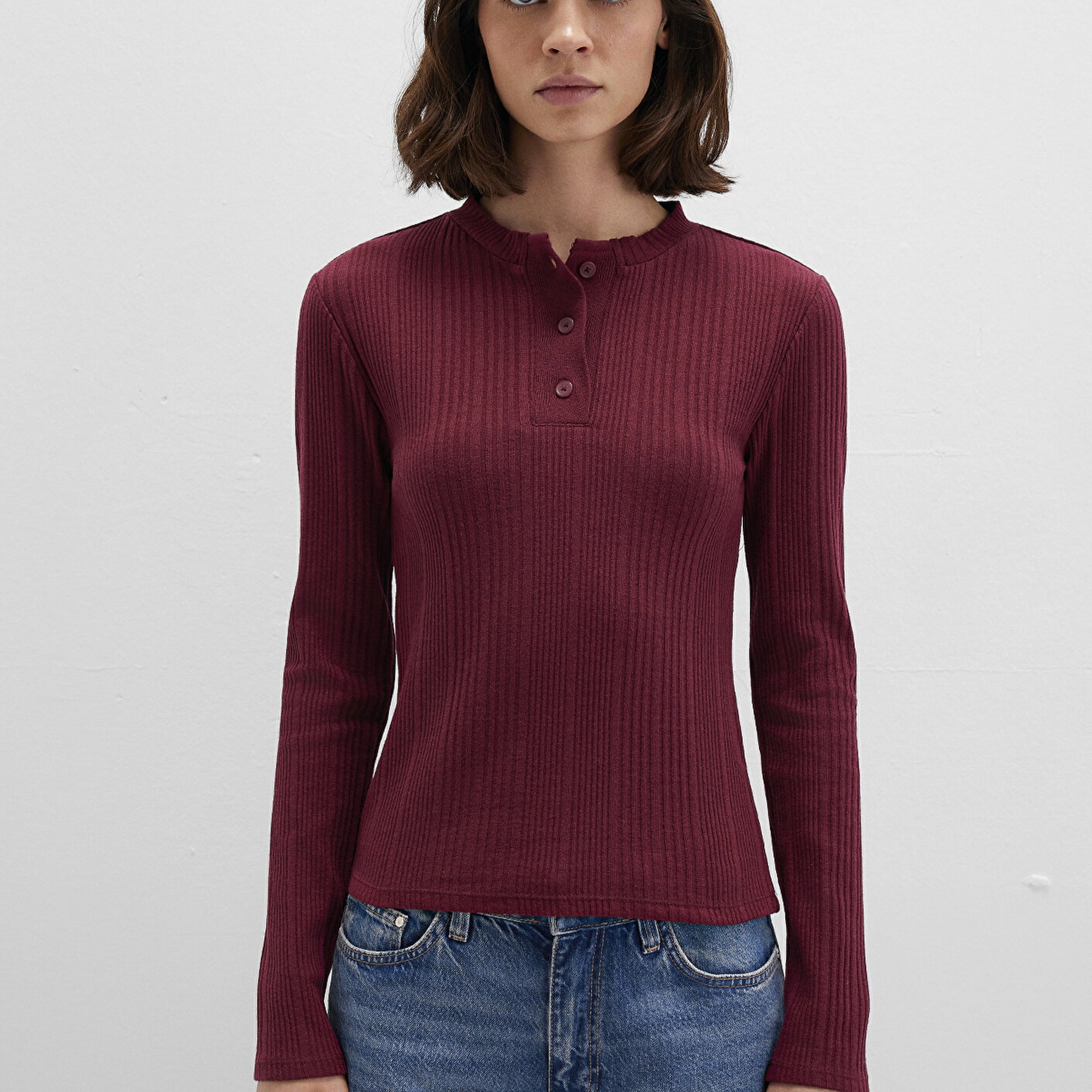 Mavi Düğme Detaylı Bordo Tişört Fitted / Vücuda Oturan Kesim 1613374-70427