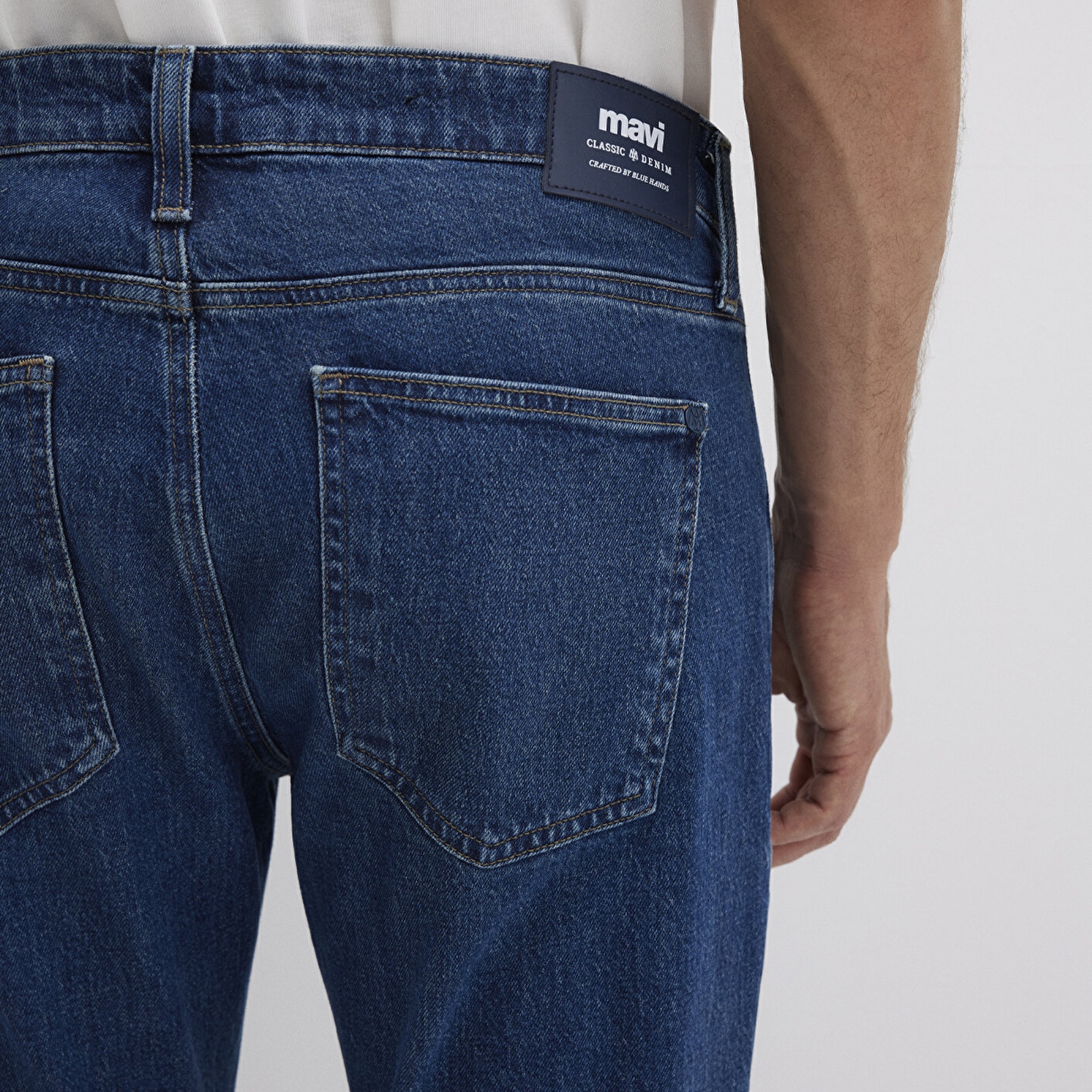 Mavi Jake Classic Denim Koyu Mavi Jean Pantolon 0042290387