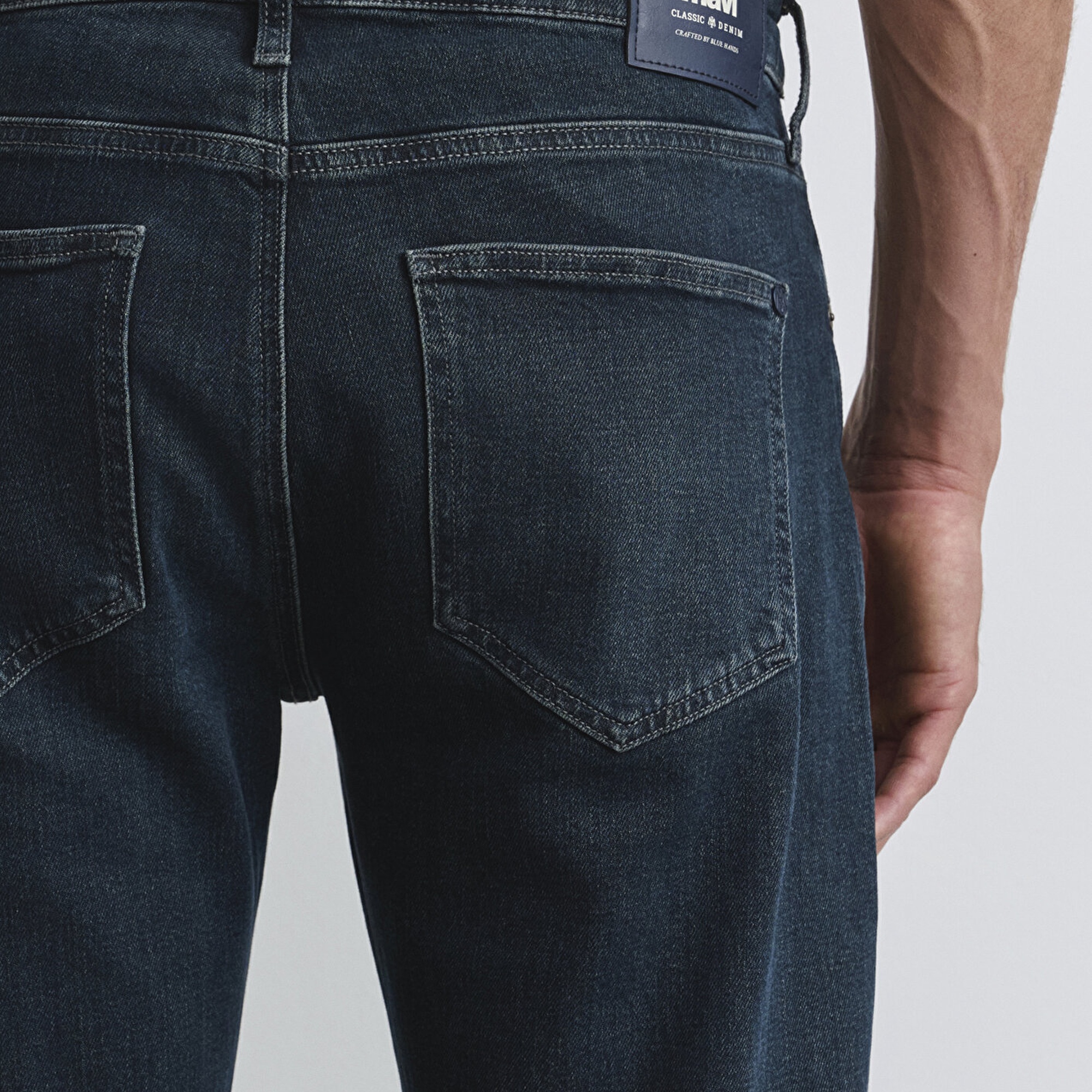 Mavi Lisbon Classic Denim Koyu Mavi Gölgeli Jean Pantolon 0010039-90646