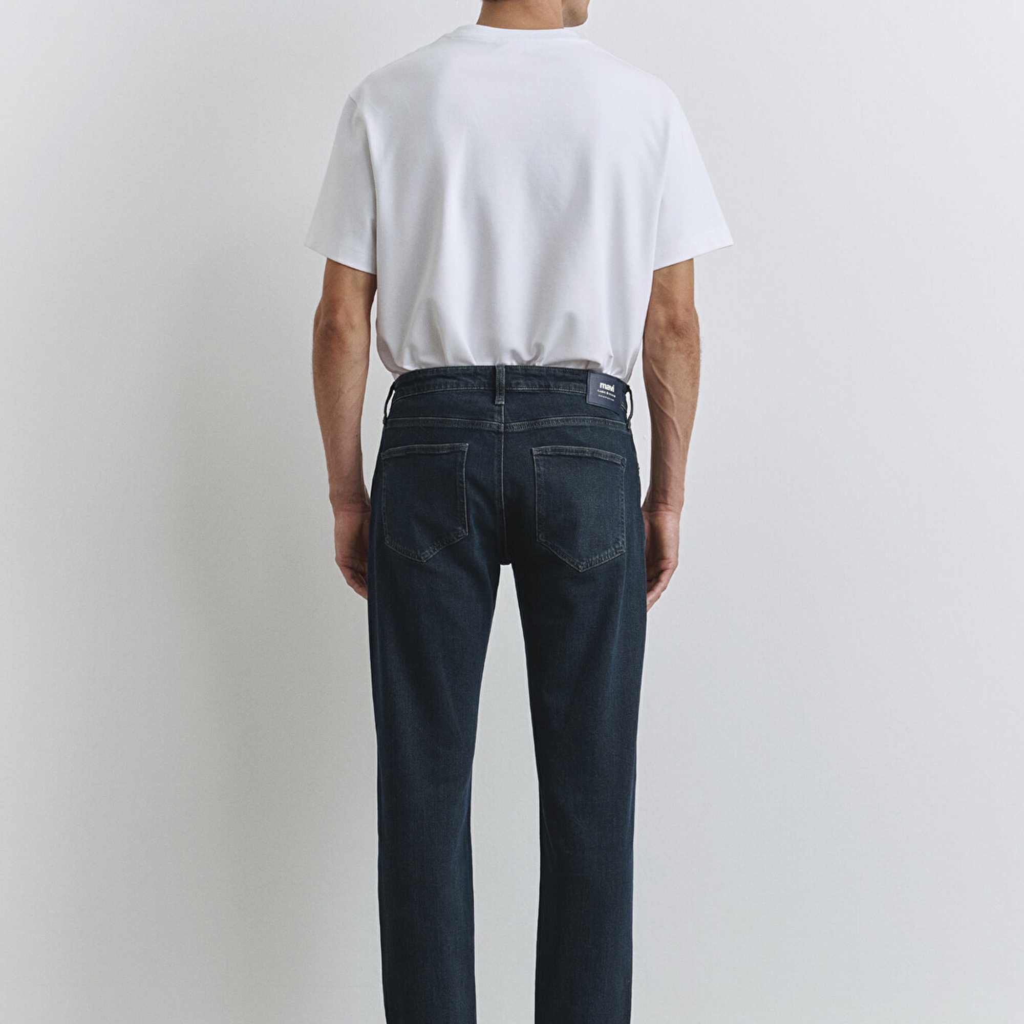 Mavi Lisbon Classic Denim Koyu Mavi Gölgeli Jean Pantolon 0010039-90646