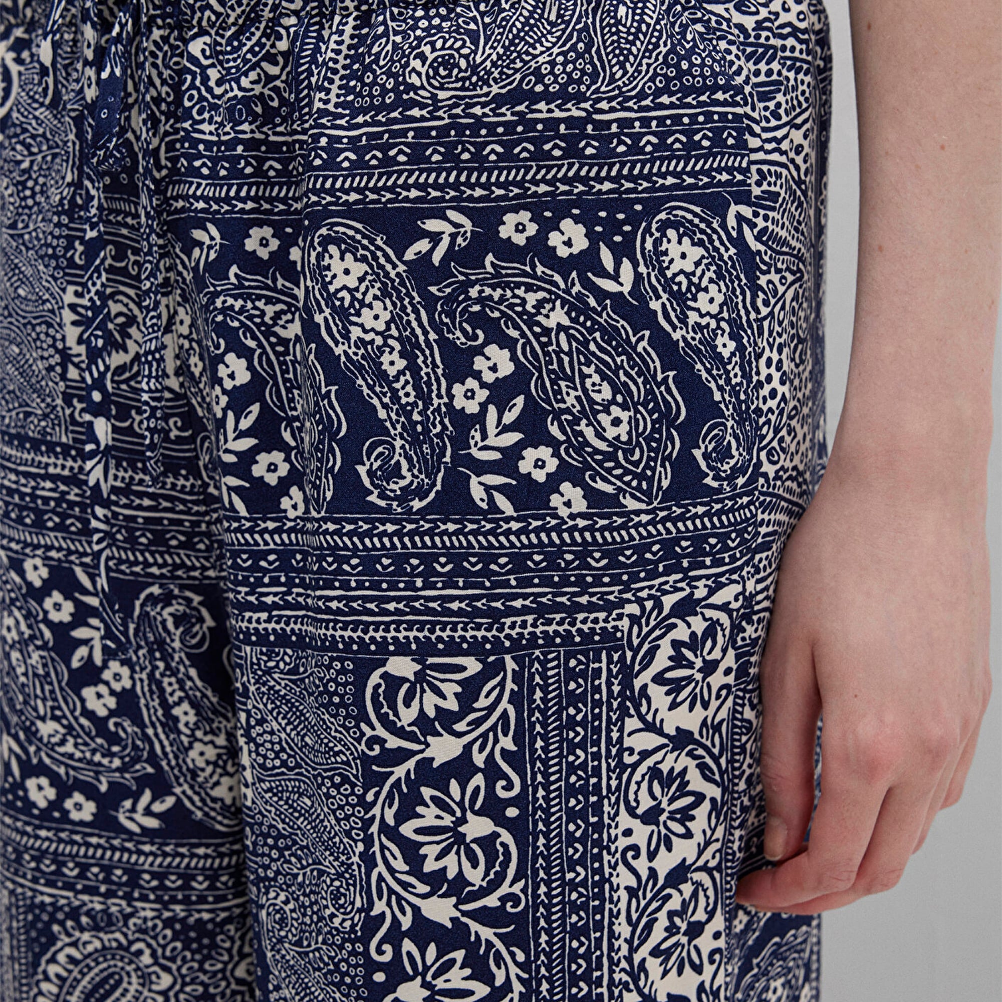 Mavi Etnik Baskılı Lacivert Pantolon 1011123-90738