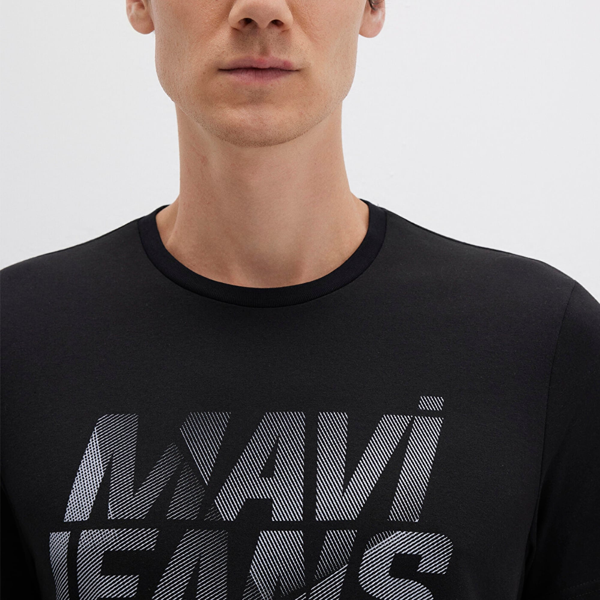 Mavi Mavi Logo Baskılı Siyah Tişört Regular Fit / Normal Kesim 0610260-900