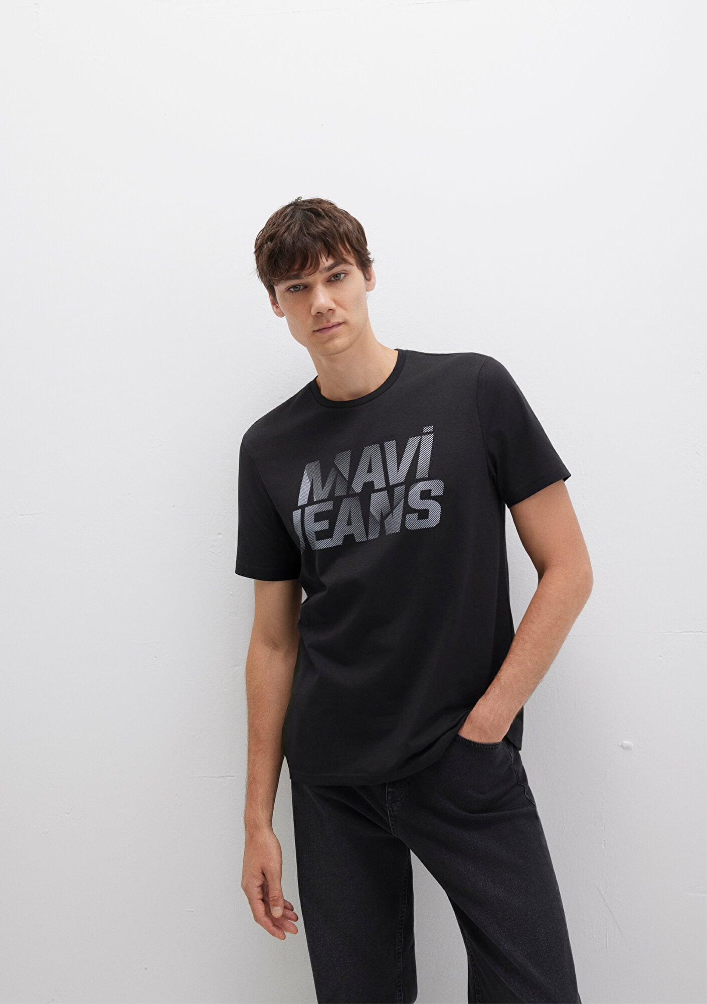  Mavi Mavi Logo Baskılı Siyah Tişört Regular Fit / Normal Kesim 0610260-900