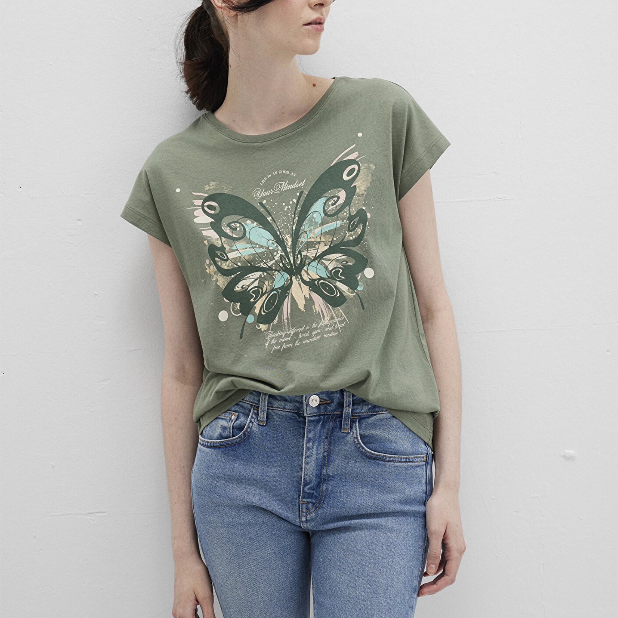 Mavi Kelebek Baskılı Yeşil Tişört Regular Fit / Normal Kesim 1613461-71841