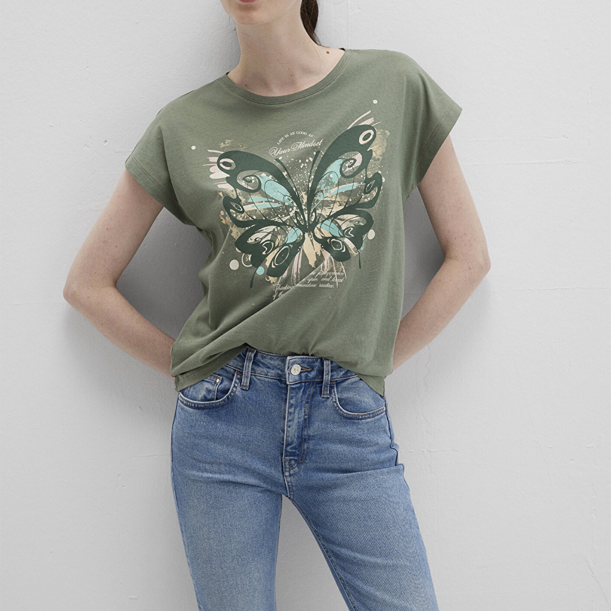 Mavi Kelebek Baskılı Yeşil Tişört Regular Fit / Normal Kesim 1613461-71841