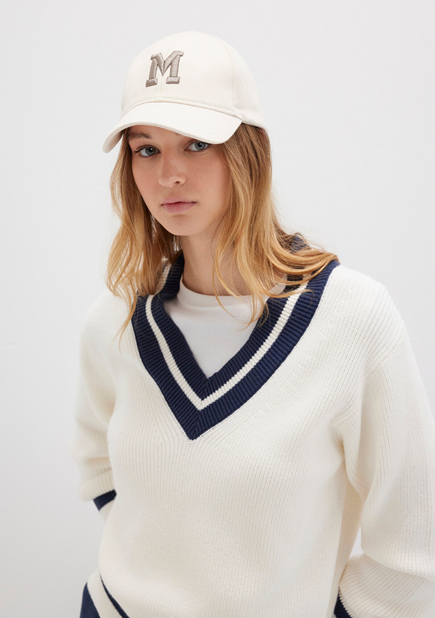  Mavi M Logo Nakışlı Ekru Şapka 1912255-30757