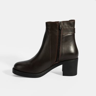  Kadın Kahve Metal Toka Detaylı Topuklu Deri Bot