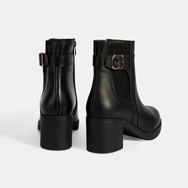  Kadın Siyah Metal Toka Detaylı Topuklu Deri Bot