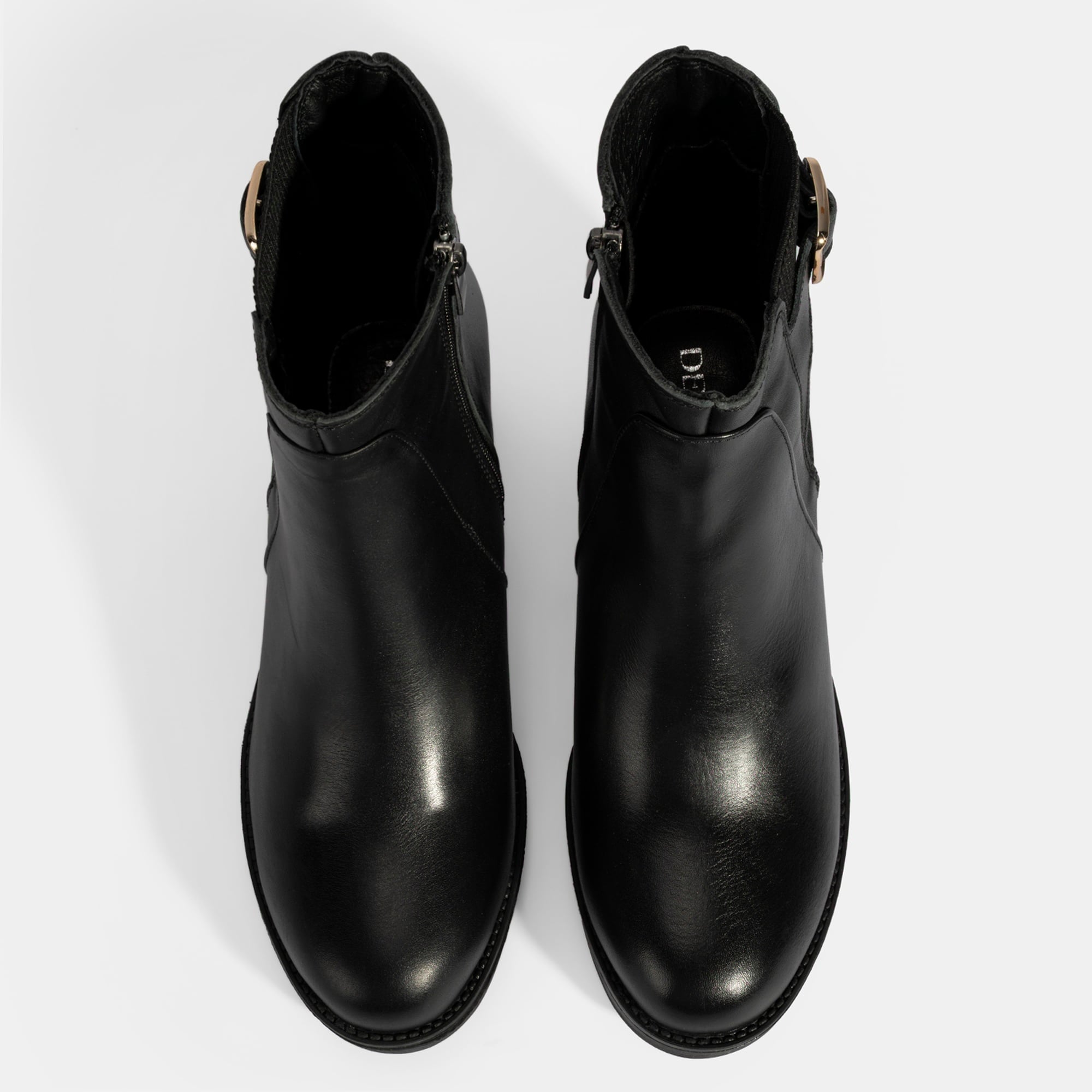 Kadın Siyah Metal Toka Detaylı Topuklu Deri Bot