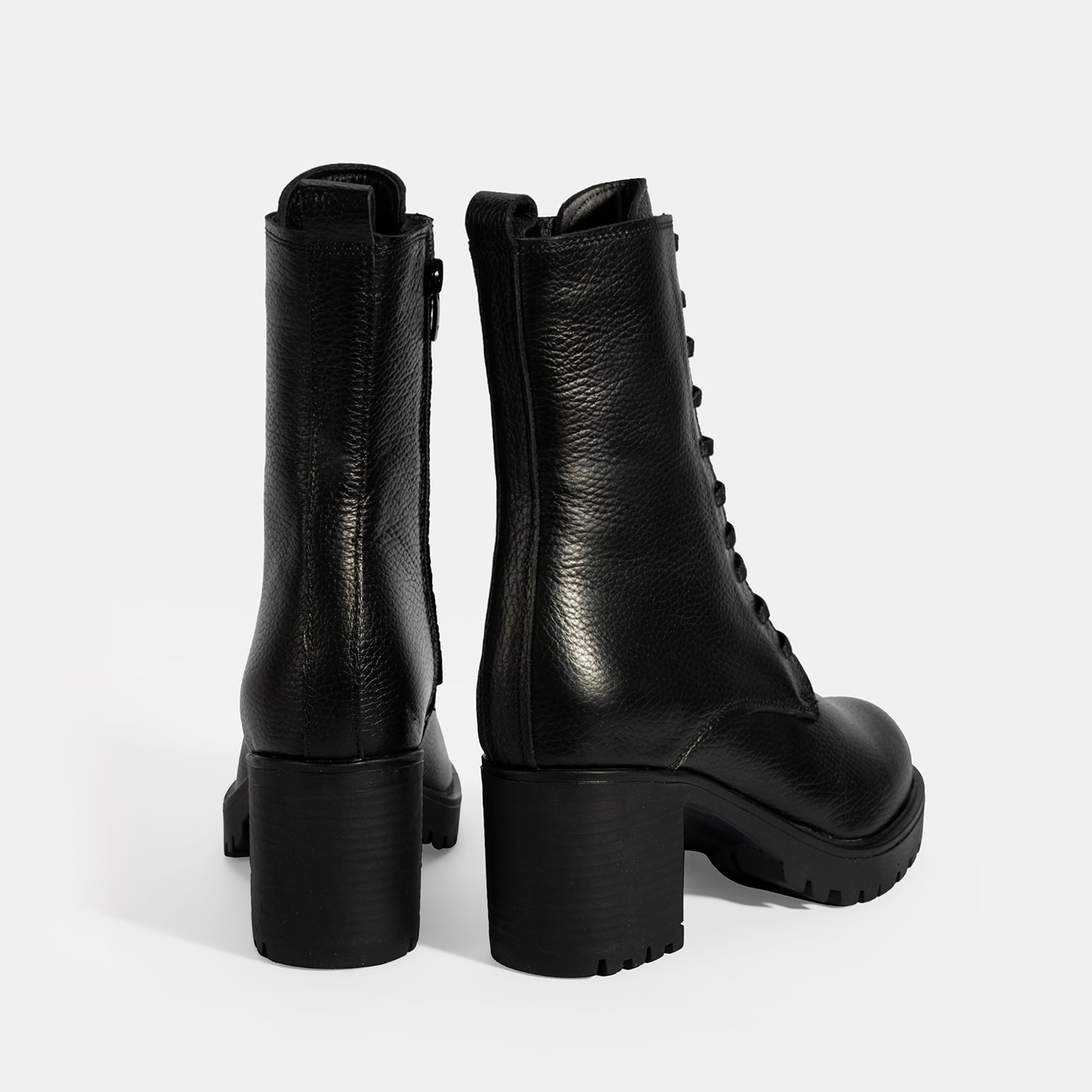 Kadın Siyah Bağcıklı Kalın Topuklu Deri Bot