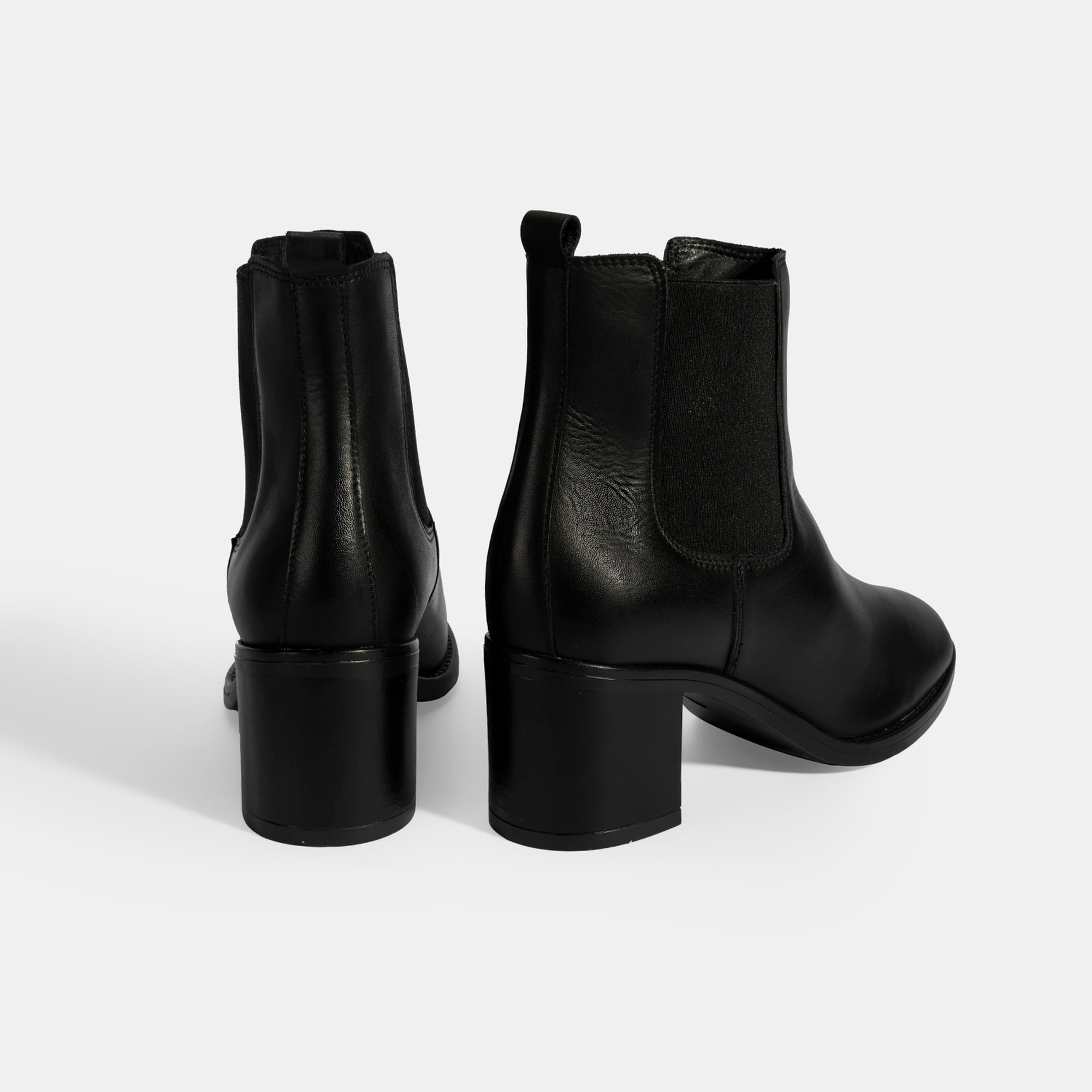 Kadın Siyah Lastikli Topuklu Deri Bot