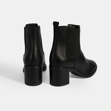  Kadın Siyah Lastikli Topuklu Deri Bot