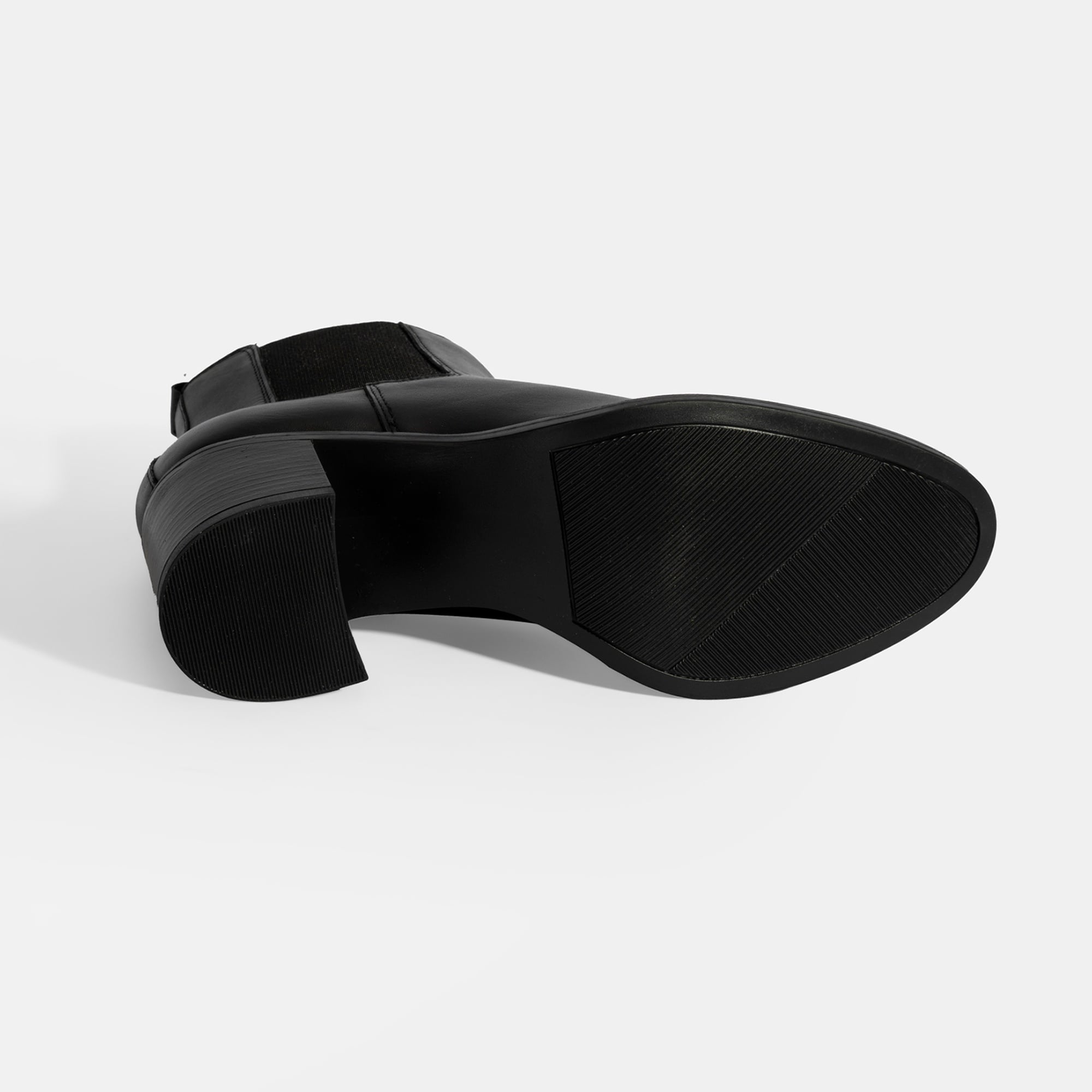 Kadın Siyah Lastikli Topuklu Deri Bot