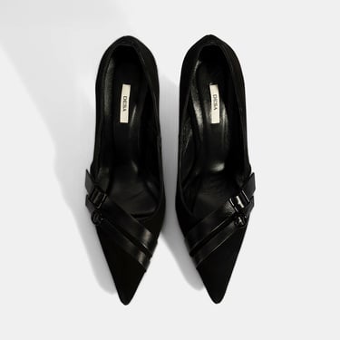  Kadın Siyah Metal Toka Detaylı Süet Stiletto