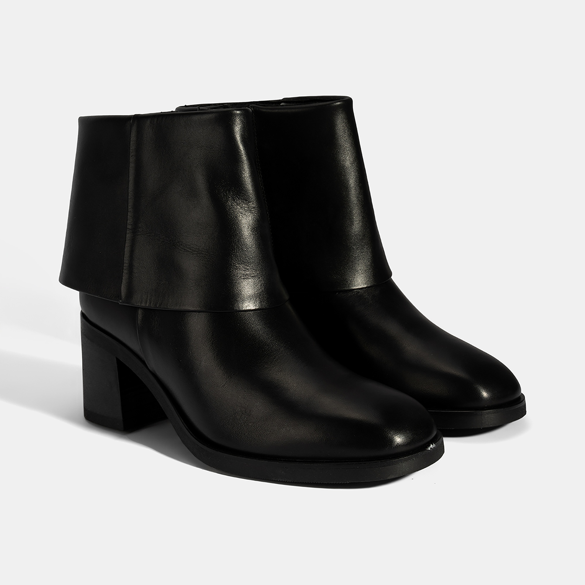 Kadın Siyah Katlama Detaylı Topuklu Deri Bot