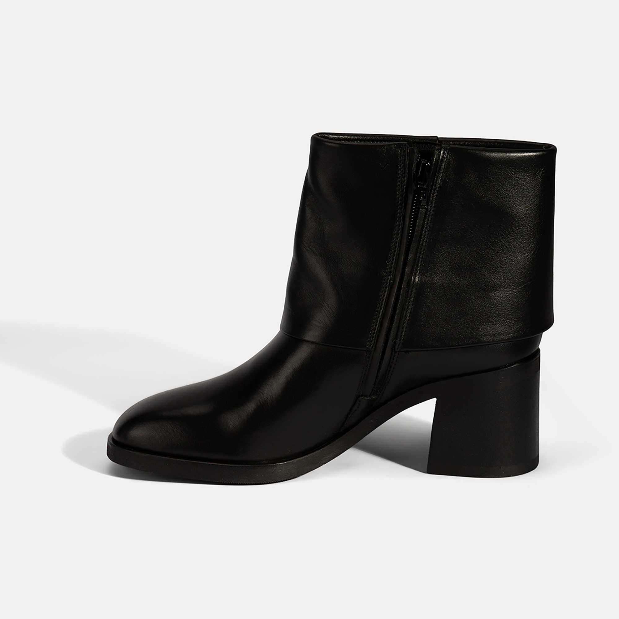 Kadın Siyah Katlama Detaylı Topuklu Deri Bot