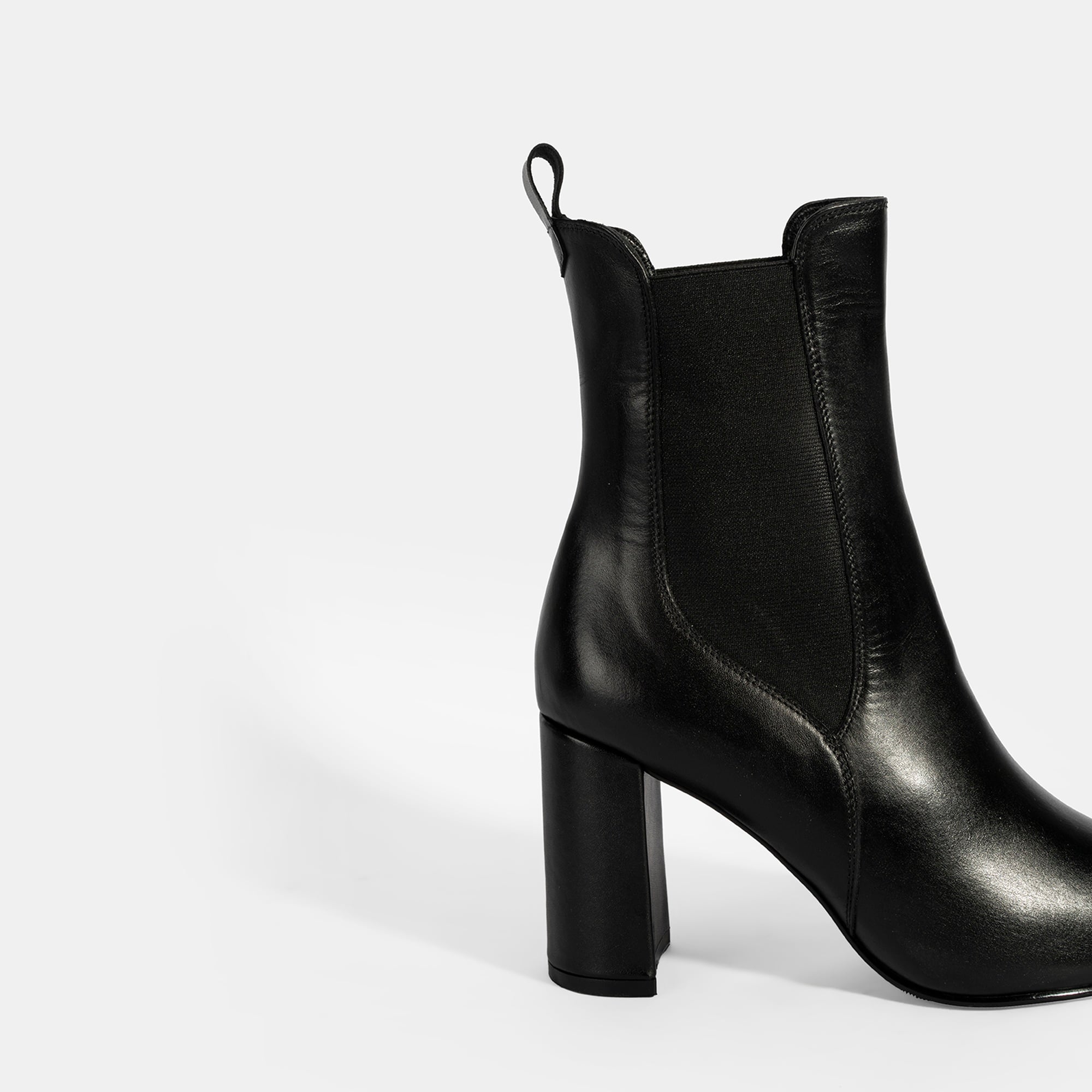 Kadın Siyah Lastikli Topuklu Deri Bot