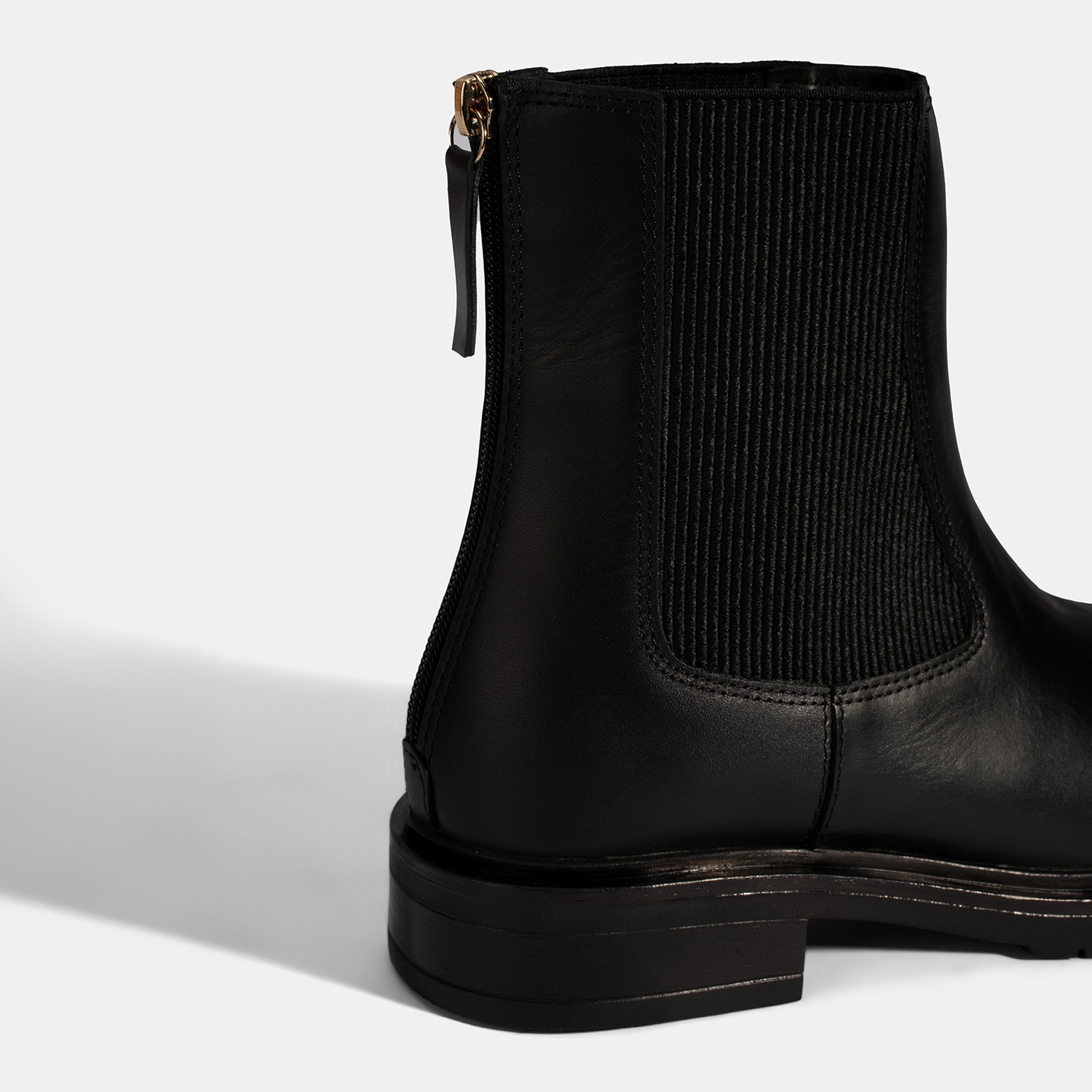 Kadın Siyah  Lastikli Deri Chelsea Bot