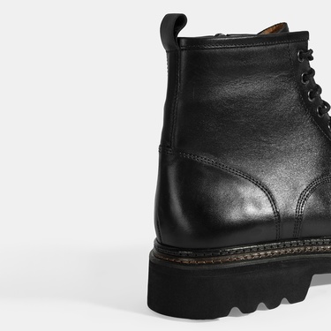  Erkek Siyah Bağcıklı Deri Postal Bot