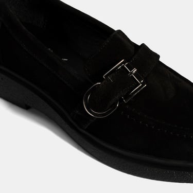  Kadın Siyah Metal Toka Detaylı Süet Loafer