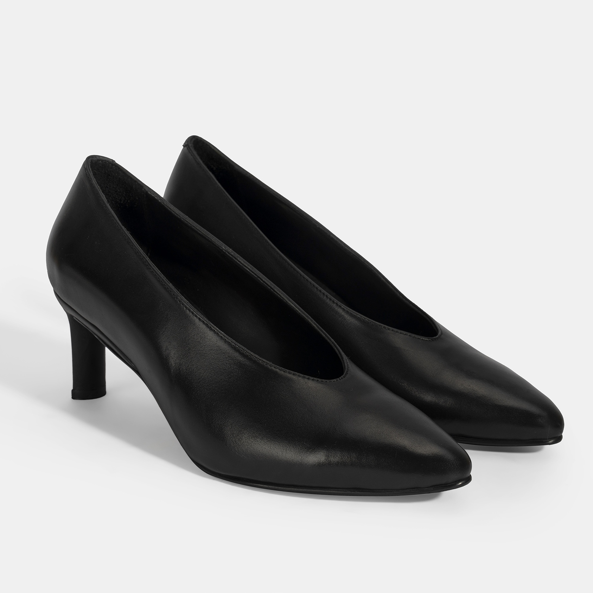Kadın Siyah Klasik Topuklu Deri Ayakkabı
