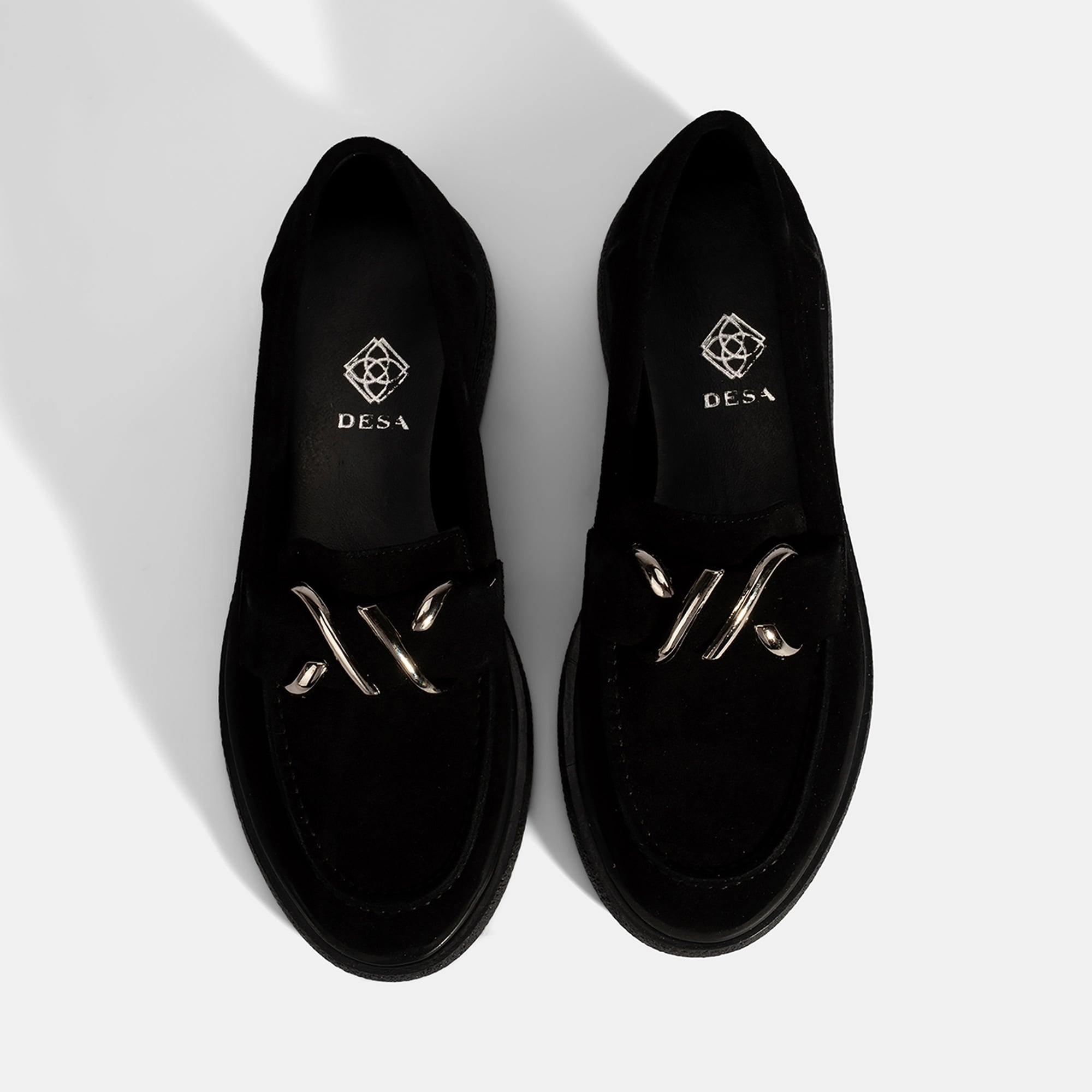 Kadın Siyah Metal Toka Detaylı Süet Loafer