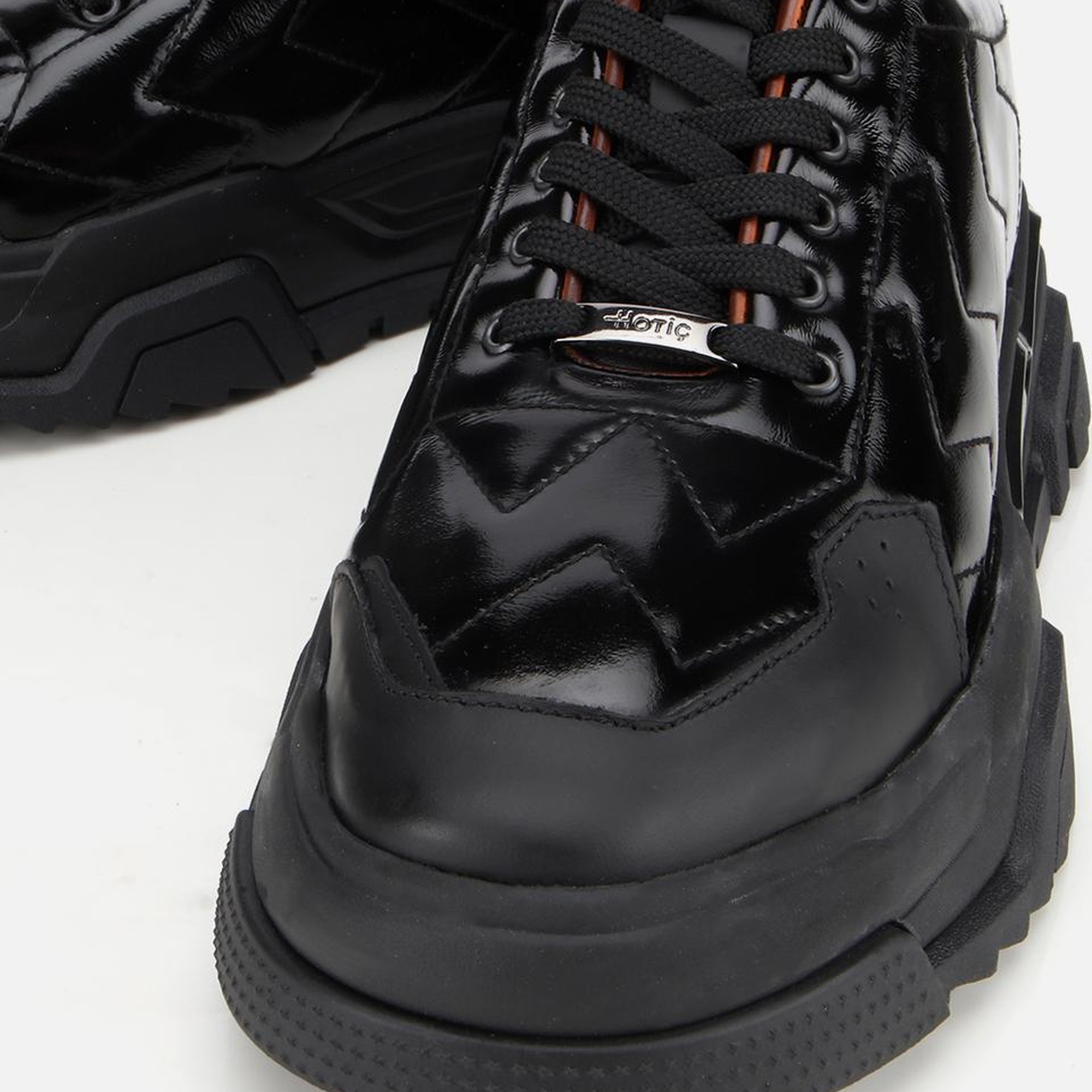 Erkek Deri Rugan Siyah Yüksek Topuklu Spor Ayakkabı