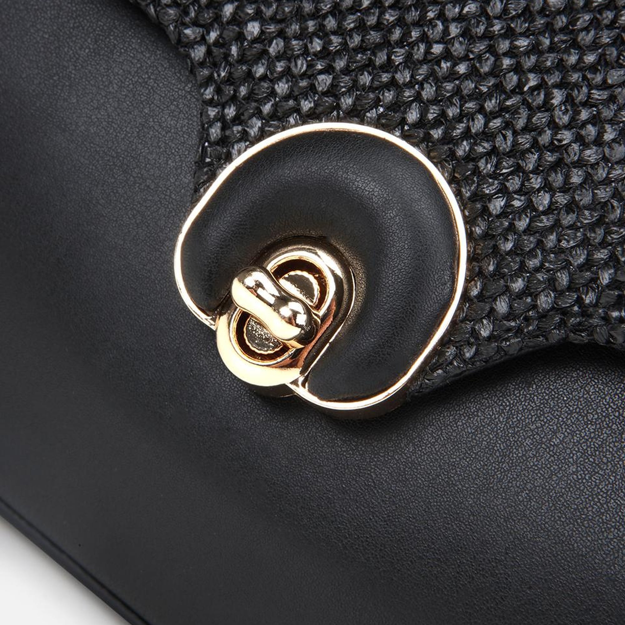 Kadın Siyah Hasır Detaylı Omuz Çantası