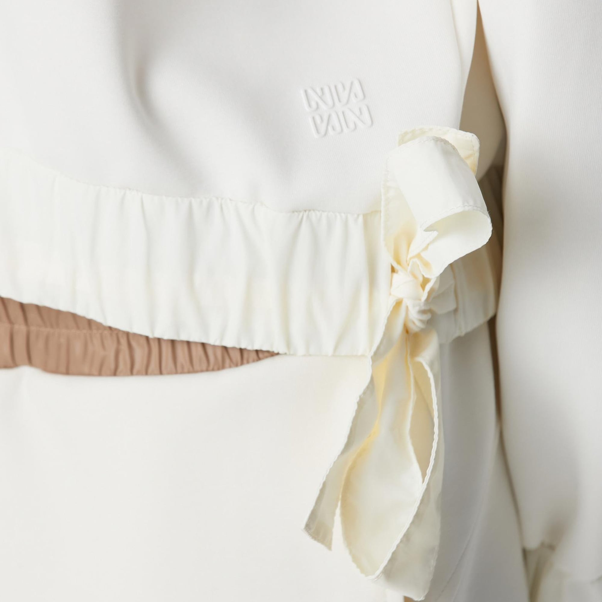 Network Kadın Kırık Beyaz Çıtçıt Detaylı Sweatshirt