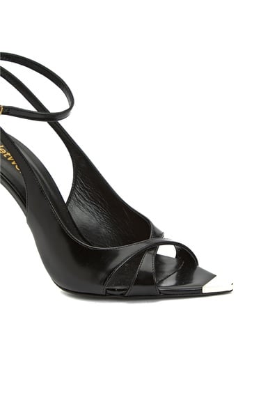  Network Kadın Siyah Aksesuar Detaylı Deri Sandalet