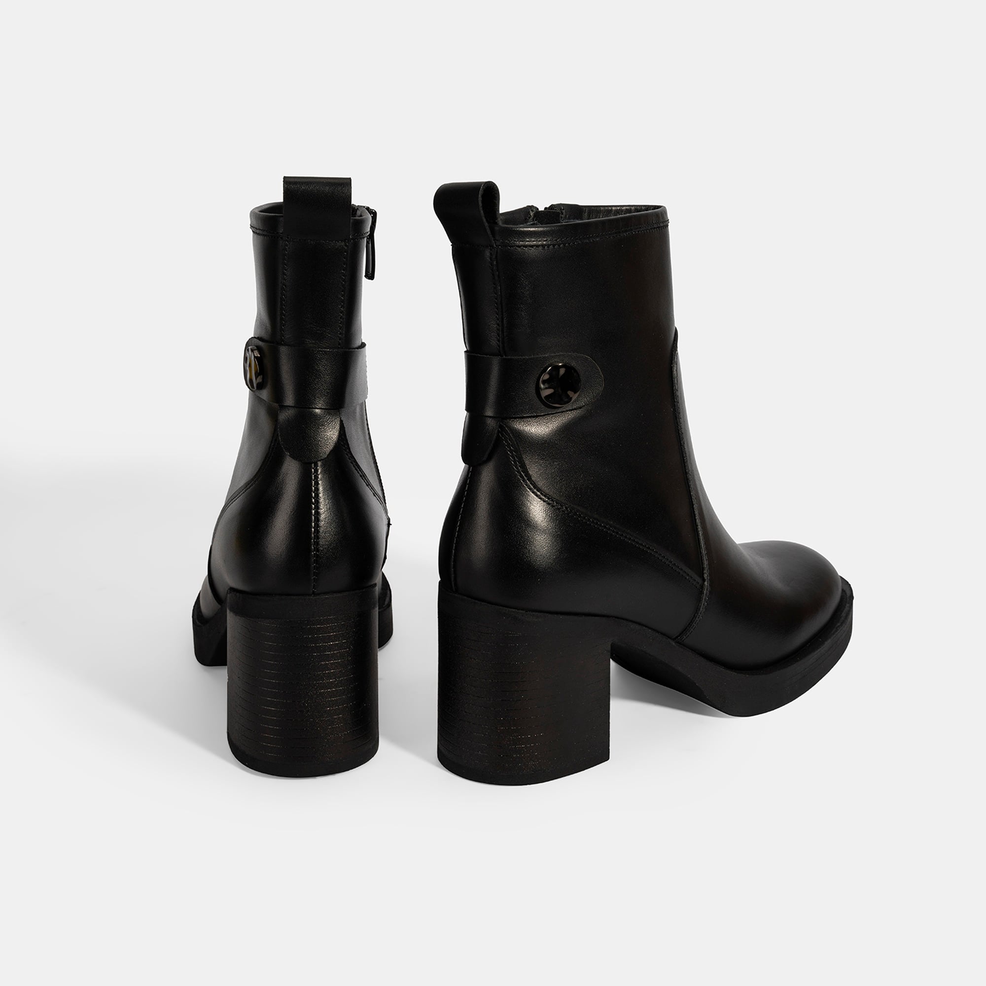 Kadın Siyah Kalın Topuklu Deri Bot