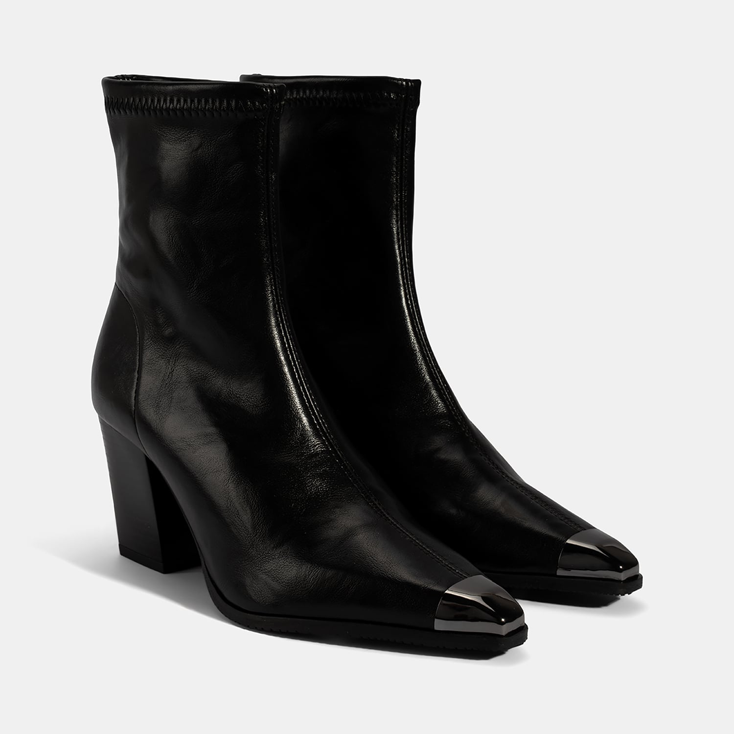  Kadın Siyah Metal Burun Detaylı Topuklu Stretch Bot