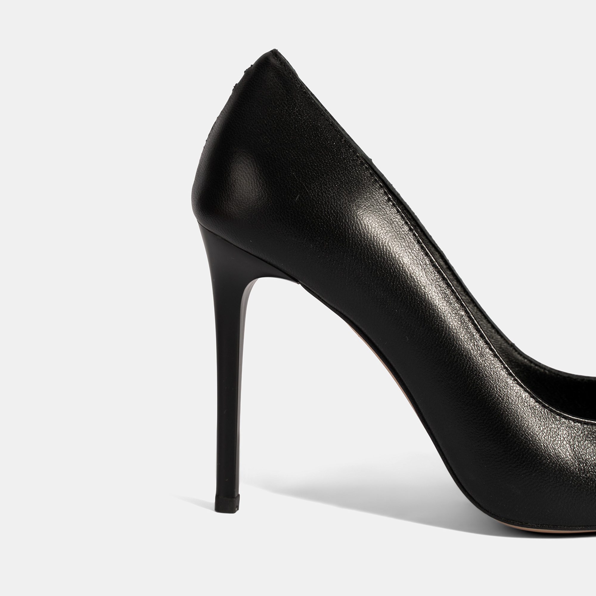 Kadın Siyah Deri Stiletto