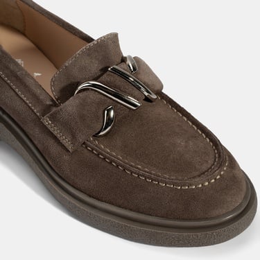  Kadın Kahve Metal Toka Detaylı Süet Loafer