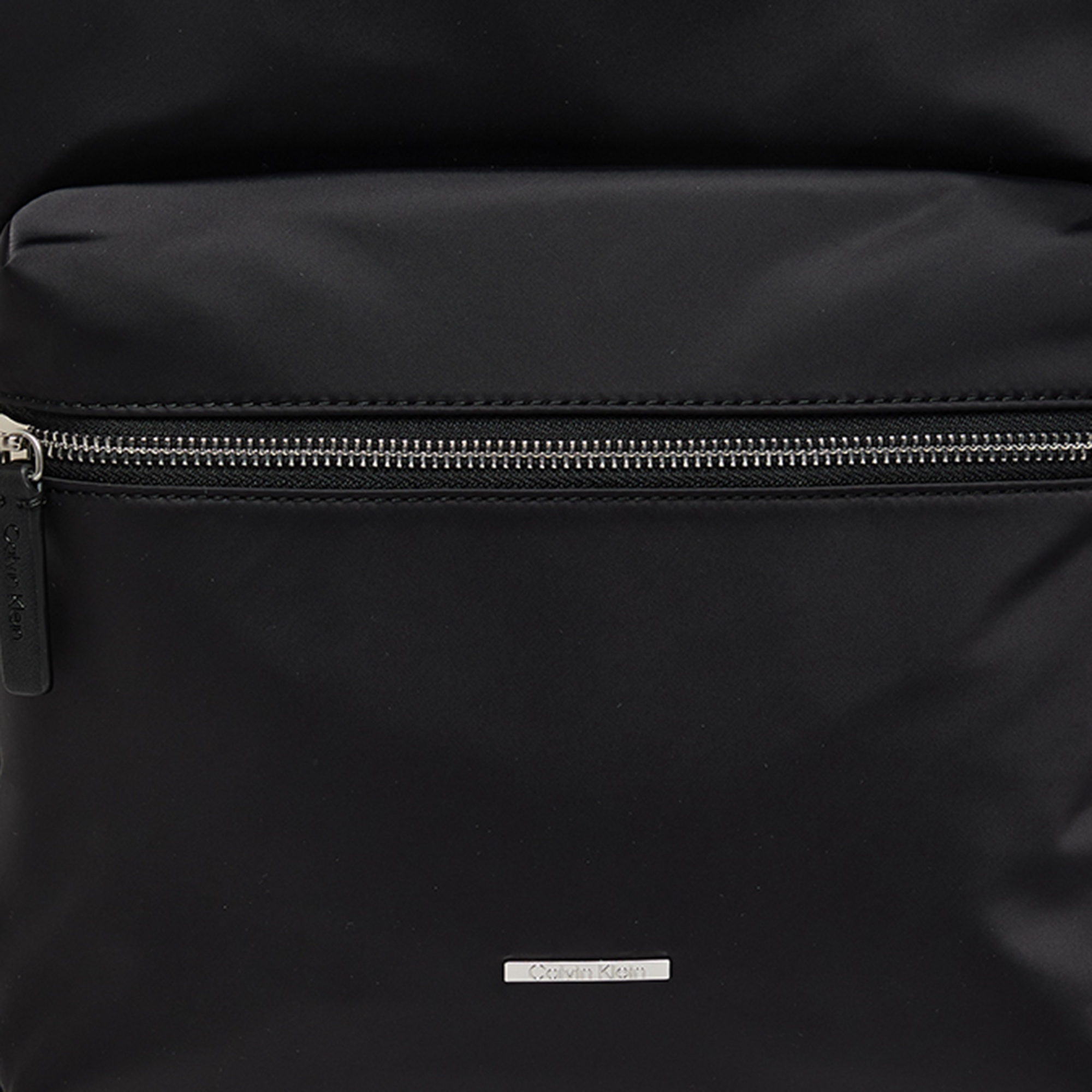 Calvin Klein Sleek Nylon Erkek Siyah Sırt Çantası