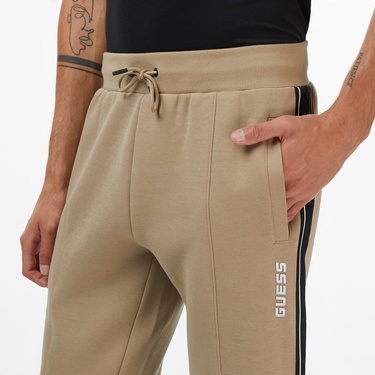  Guess Mickey Regular Fit Erkek Bej Eşofman Altı