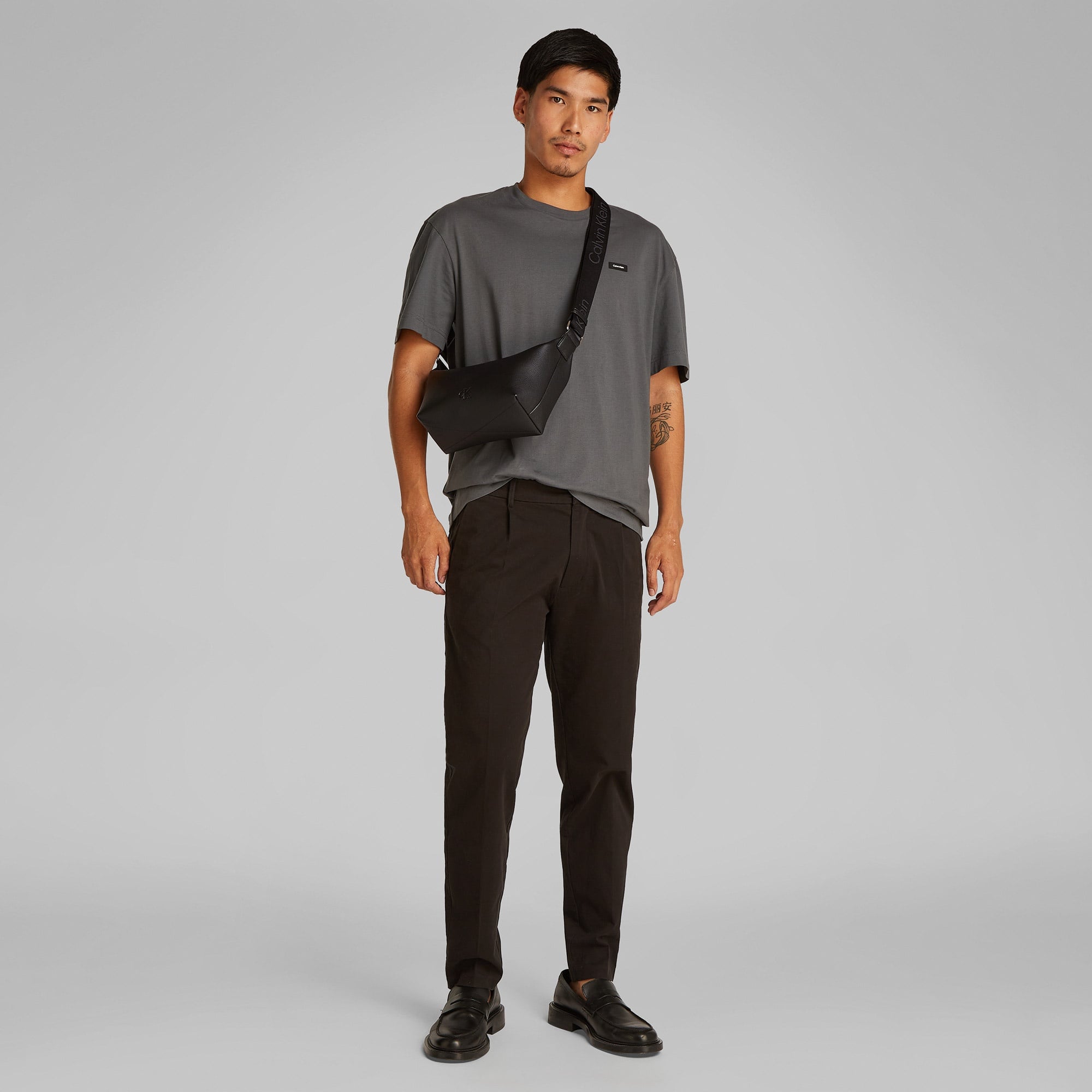 Calvin Klein Ultralight Kadın Siyah Omuz Çantası