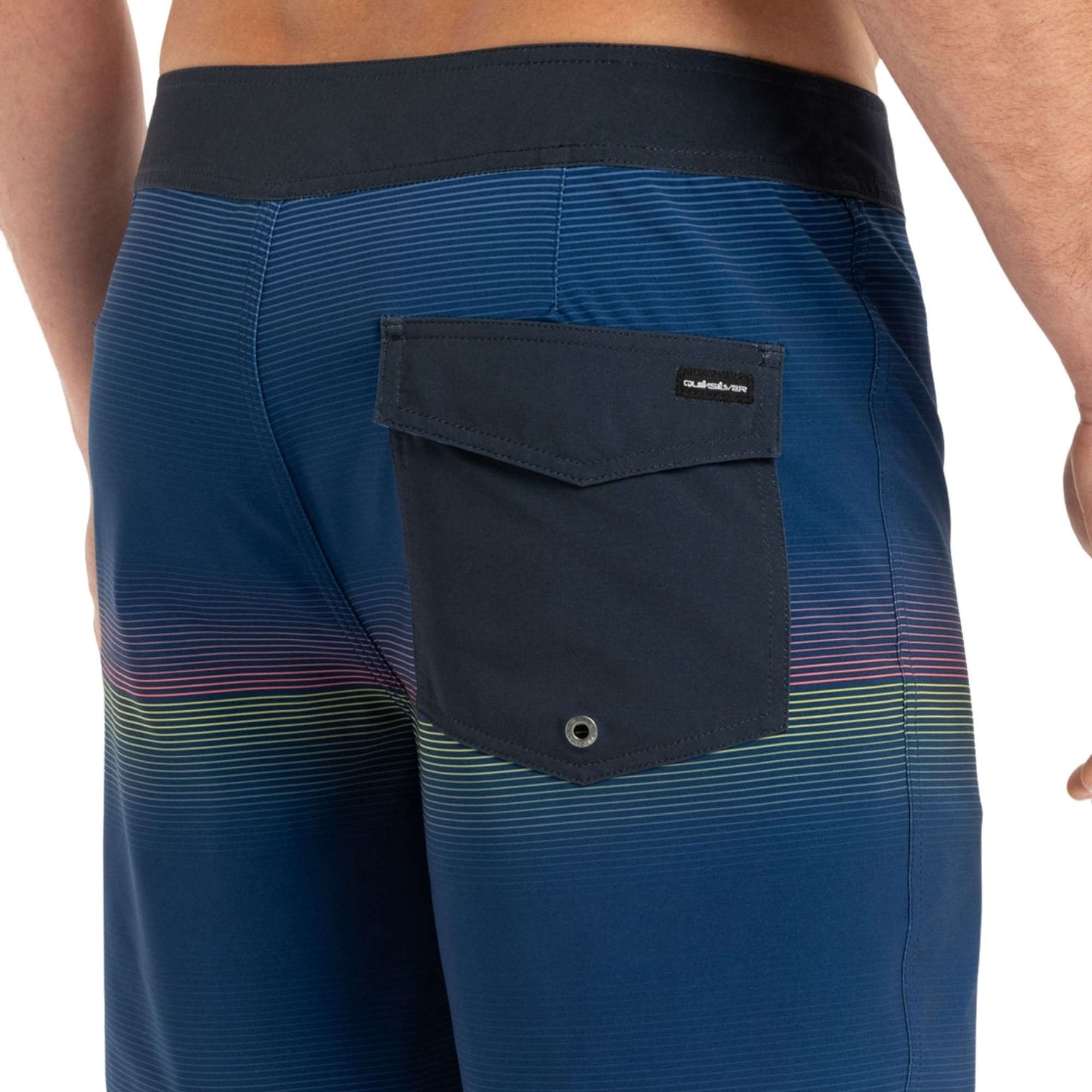 Quiksilver Surfsilk Straight Leg 18 Erkek Boardshort