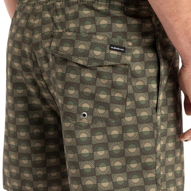  Quiksilver Surfsilk Scallop 16 Erkek Volley Short