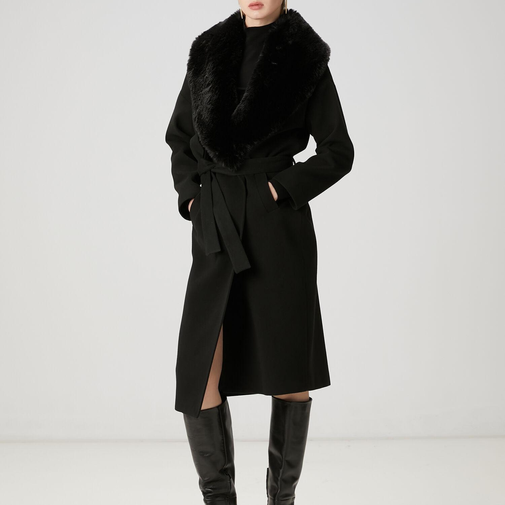 Beymen Club Kadın Siyah Kürk Yaka Kruvaze Palto