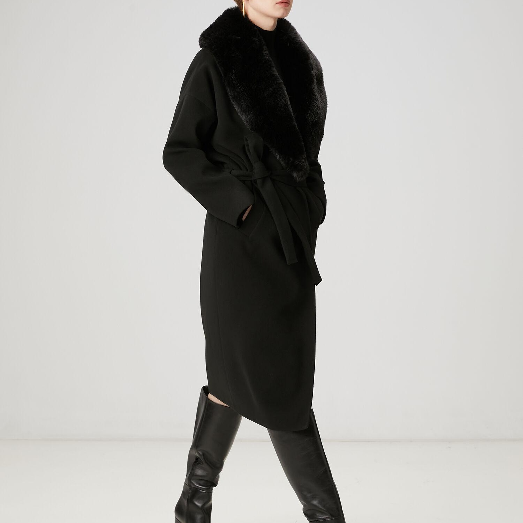 Beymen Club Kadın Siyah Kürk Yaka Kruvaze Palto