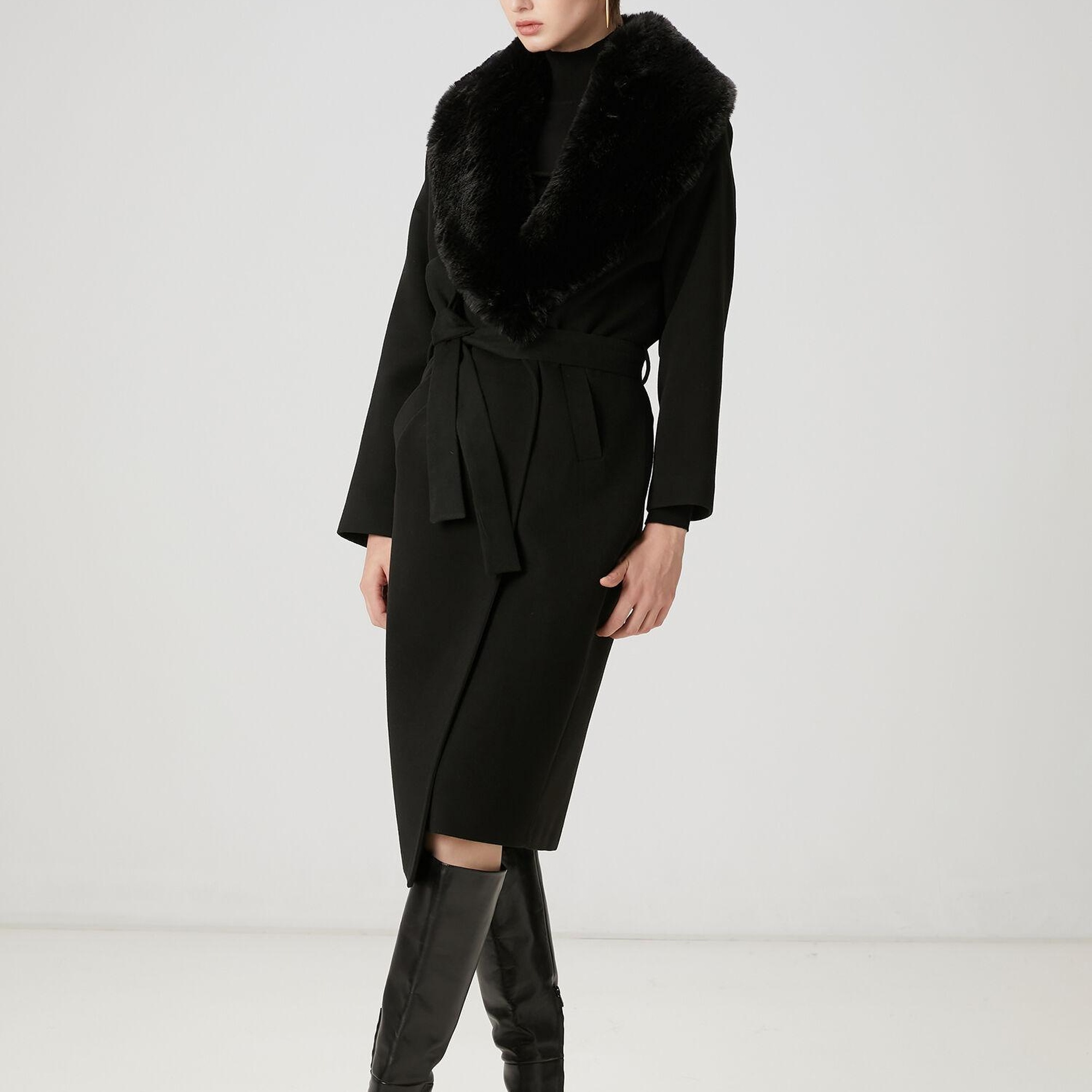 Beymen Club Kadın Siyah Kürk Yaka Kruvaze Palto