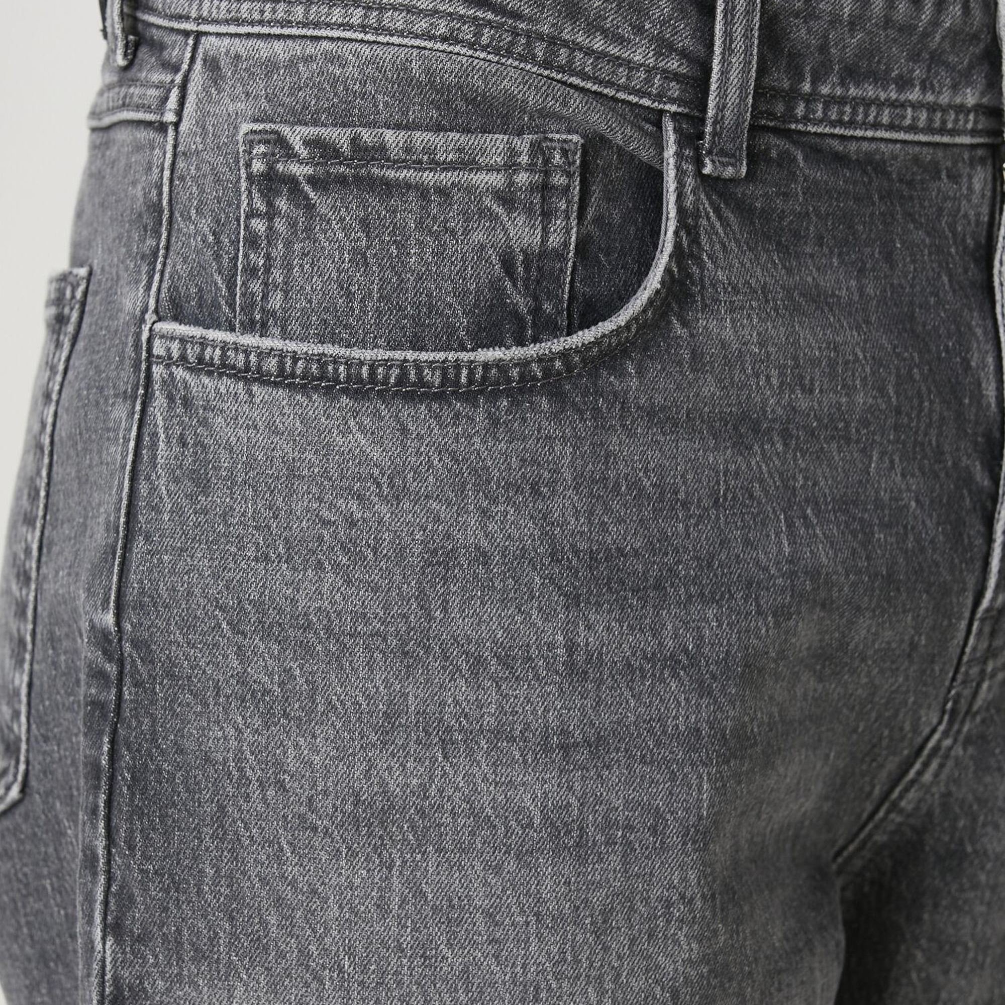 Beymen Club Erkek Gri Yıkamalı Tapered Fit Jean Pantolon