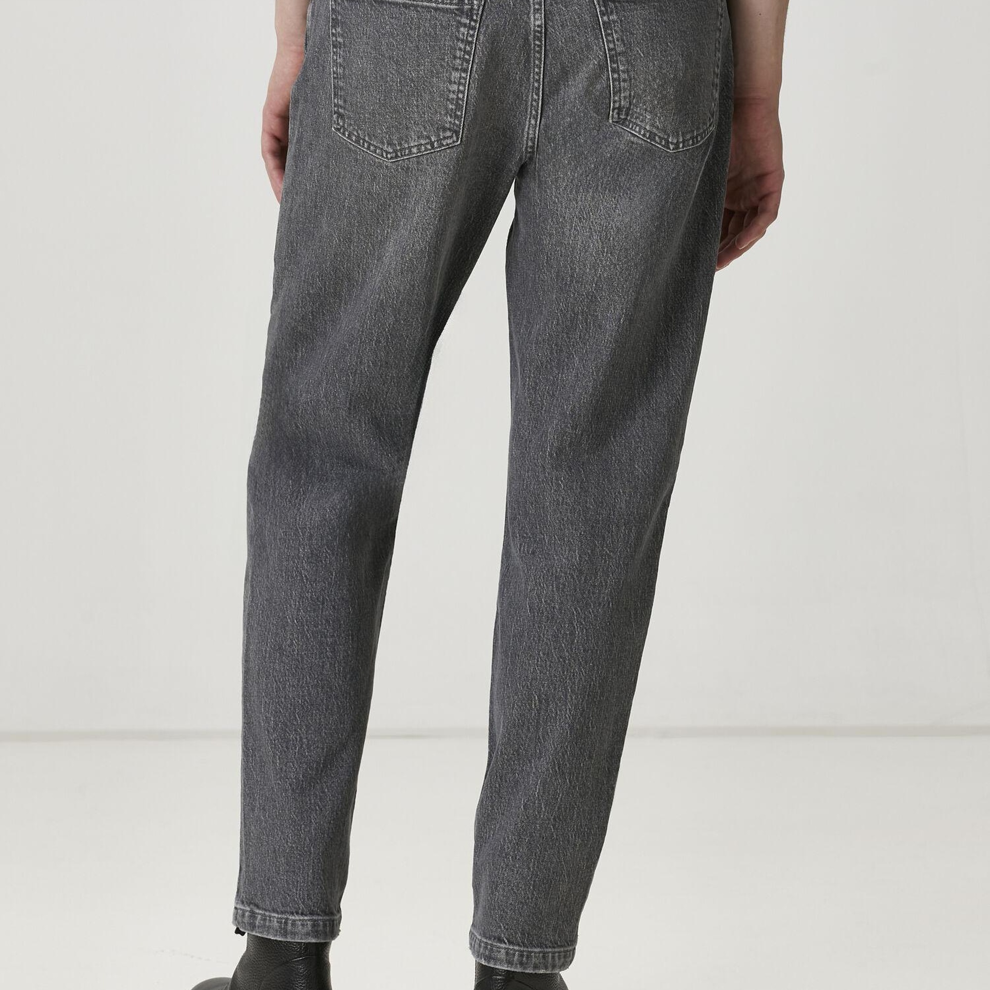 Beymen Club Erkek Gri Yıkamalı Tapered Fit Jean Pantolon