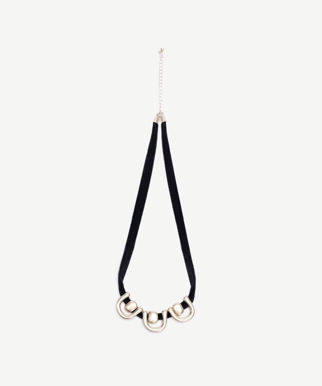  YARGICI Metal Uç Detaylı Siyah Kolye