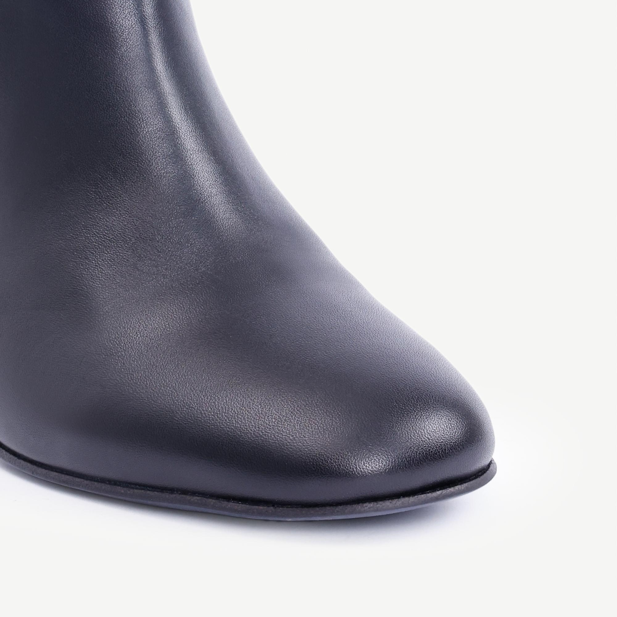 YARGICI Metal Ökçeli Deri Topuklu Bot